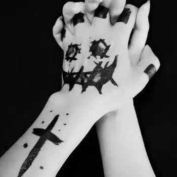 2 KOMADA Crna Klaun Privremeni Tattoo Naljepnice Blok Prst Ruke Lažne Tetovaže Za Muškarce Zabavne Naljepnice Na Lice Гримаса