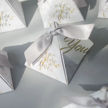 Trokutasti piramide poklon kutija vjenčanje suvenire i poklone bombonijeru svadbene darove za goste svadbena dekoracija
